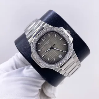 Patek Philippe Nautilus 7118/1A-011 Stainless steel Gray