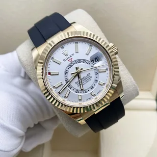 Rolex Sky-Dweller 326238 Yellow gold White