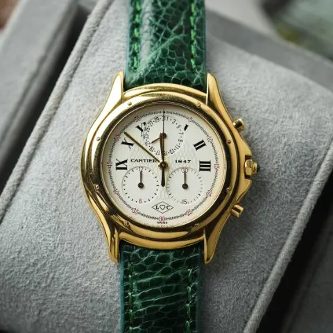 Cartier Cougar 1162 1 33mm Yellow gold White