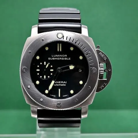 Panerai Submersible PAM 00305 47mm Titanium Black