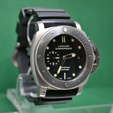 Panerai Submersible PAM 00305 47mm Titanium Black 1