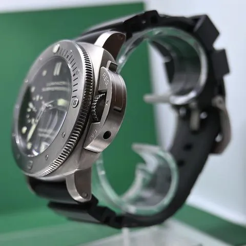 Panerai Submersible PAM 00305 47mm Titanium Black 2