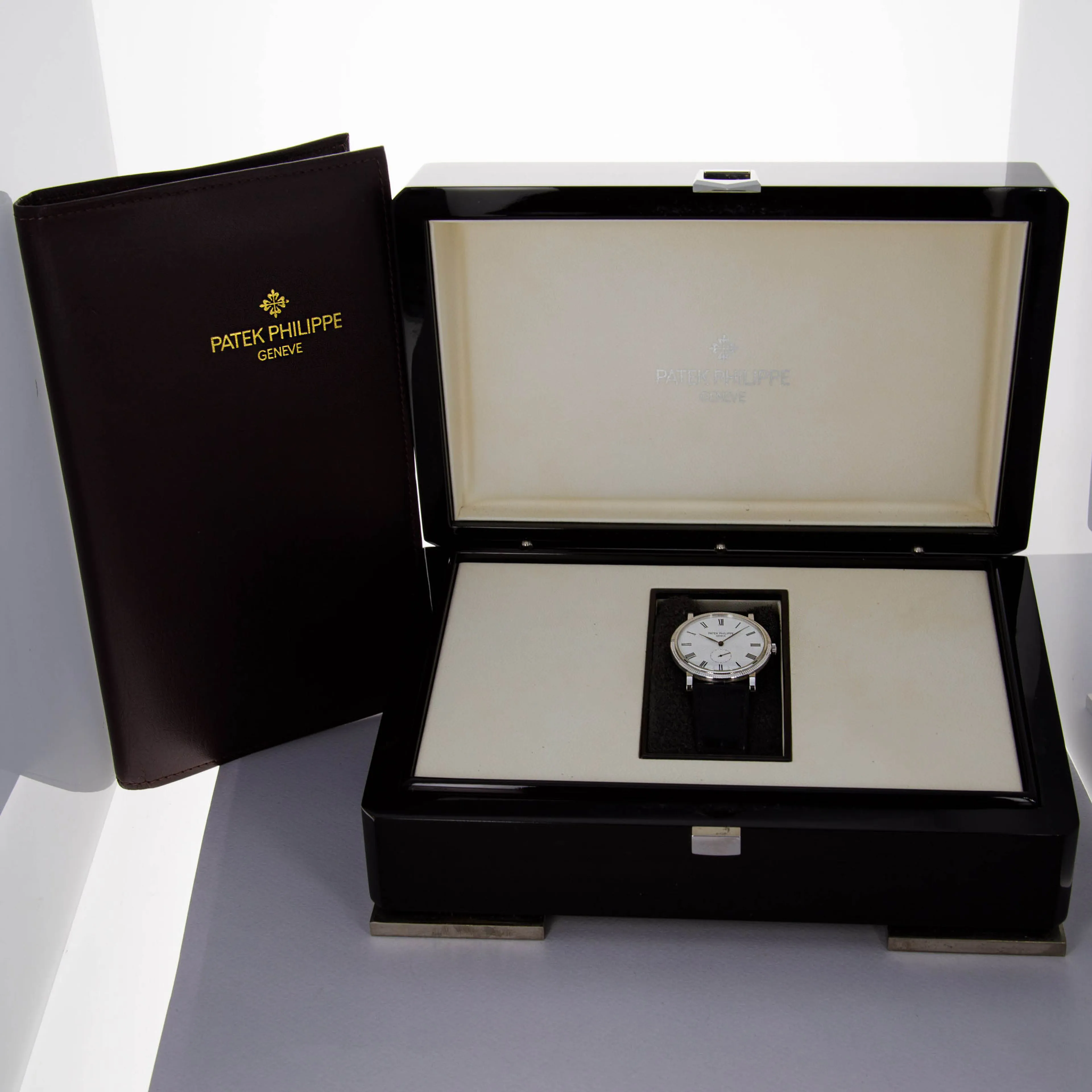 Patek Philippe Calatrava 5119G 36mm White gold White 17