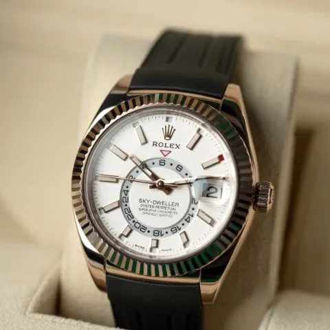 Rolex Sky-Dweller 326135 42mm Rose gold White