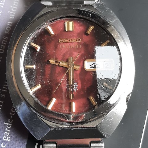 Seiko 6106-7710 Stainless steel Red 1974 | Dealer | EveryWatch