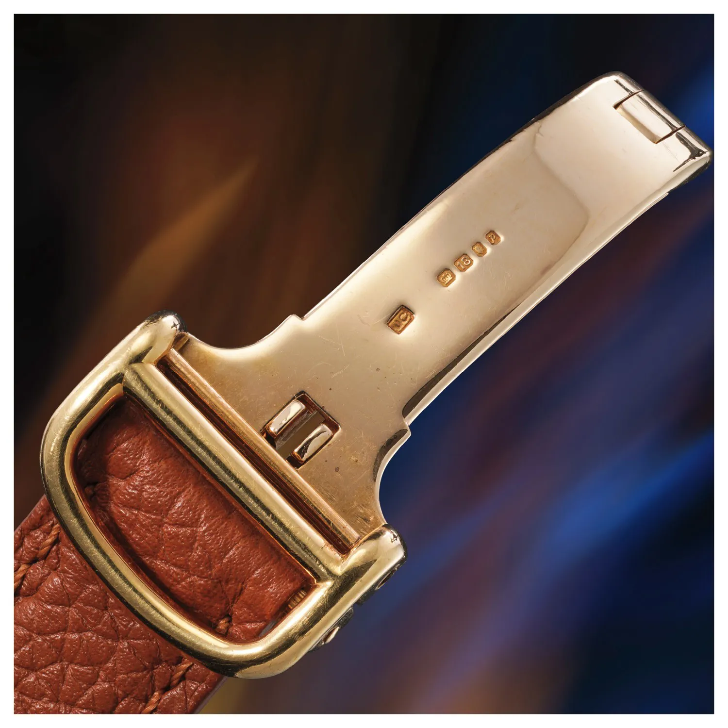 Cartier Tank Cintrée 21.5mm Yellow gold Blue 3