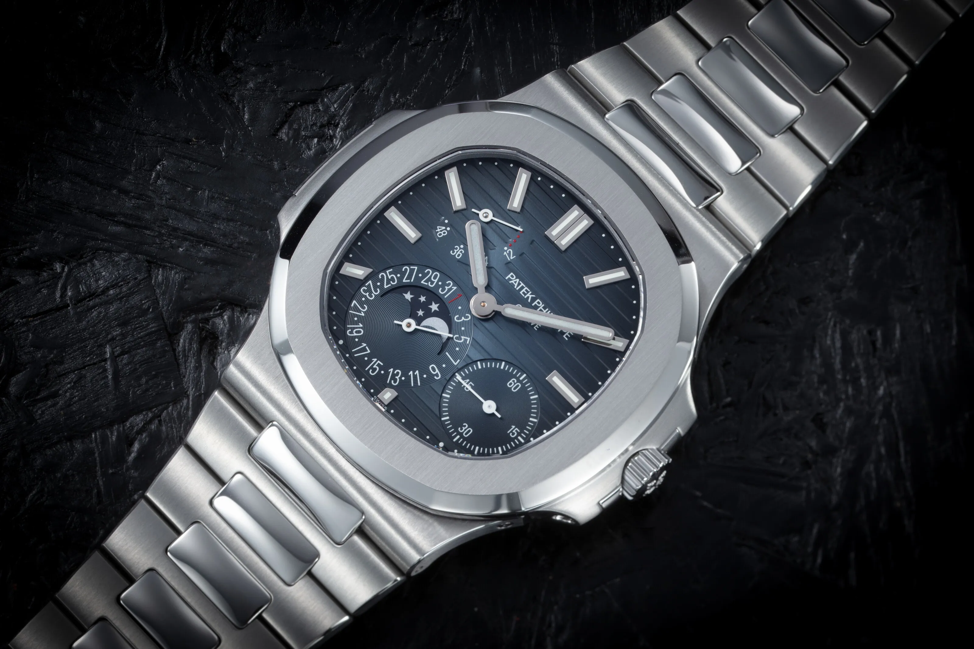 Patek Philippe Nautilus Moonphase 5712/1A-001 40mm Stainless steel Blue