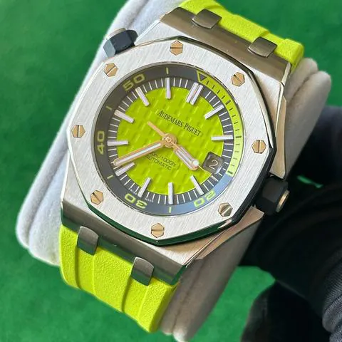 Audemars Piguet Royal Oak Offshore Diver 15710ST.OO.A038CA.01 42mm Stainless steel Green 4