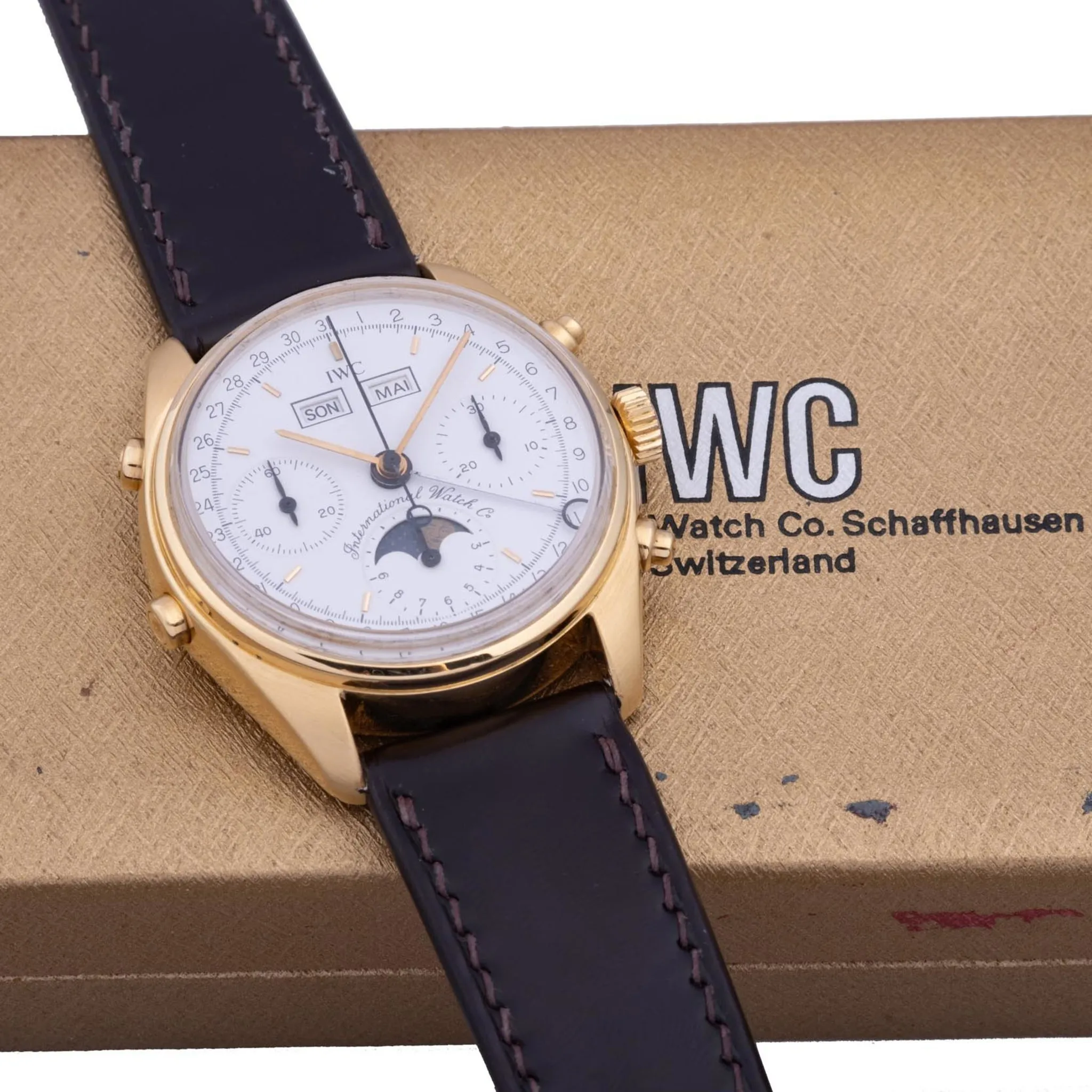 IWC 3710 36mm Yellow gold