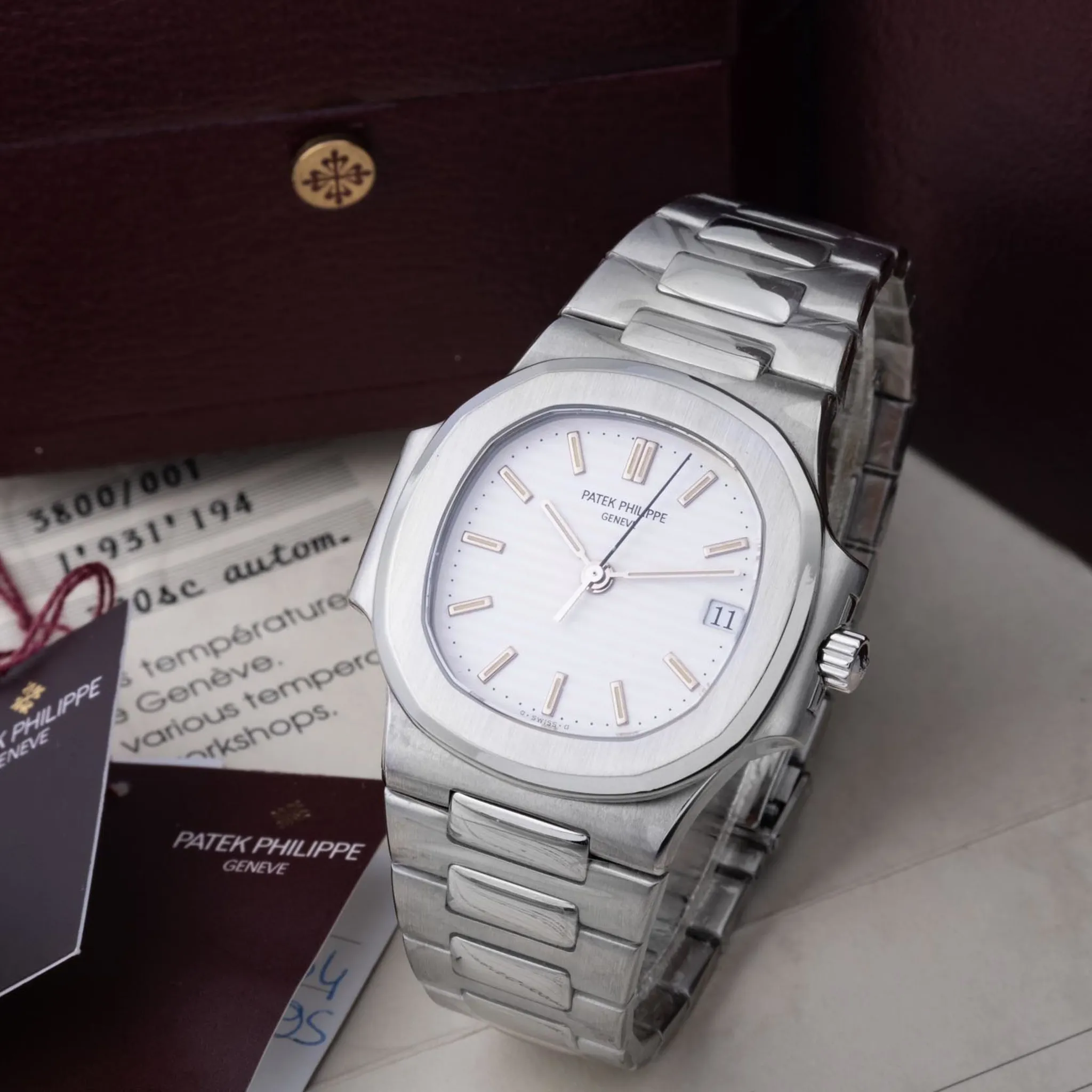 Patek Philippe Nautilus 3800/001 36mm Stainless steel White 1