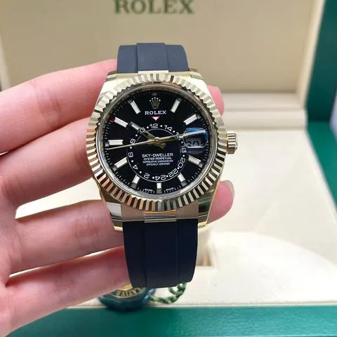 Rolex Sky-Dweller 326238 42mm Yellow gold Black