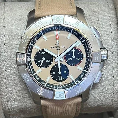 Breitling Avenger AB0147101A1X1 44mm Stainless steel Beige