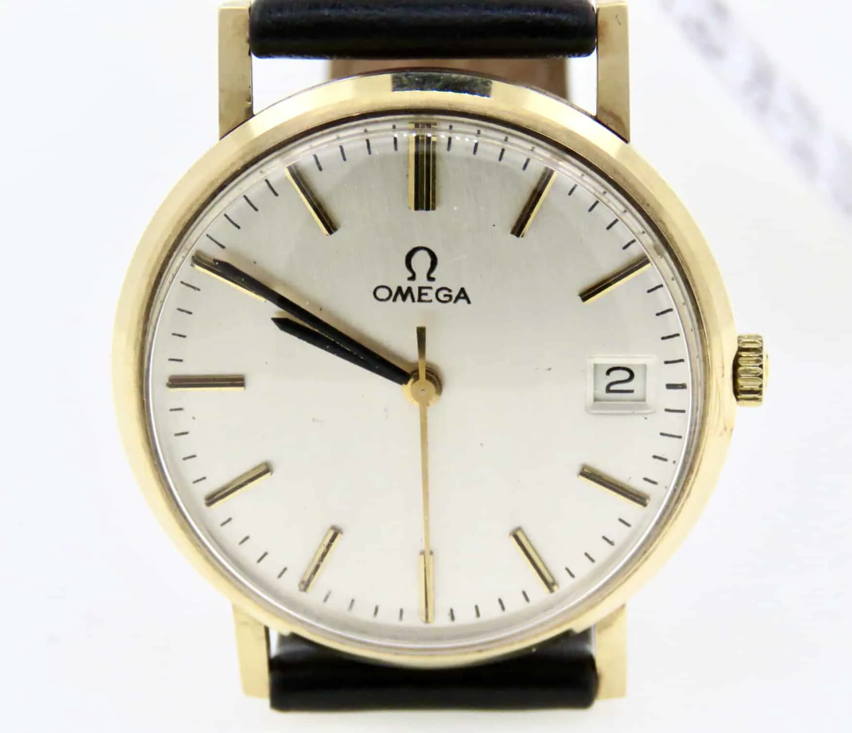 Omega 132.5017 33.5mm Yellow gold Cream