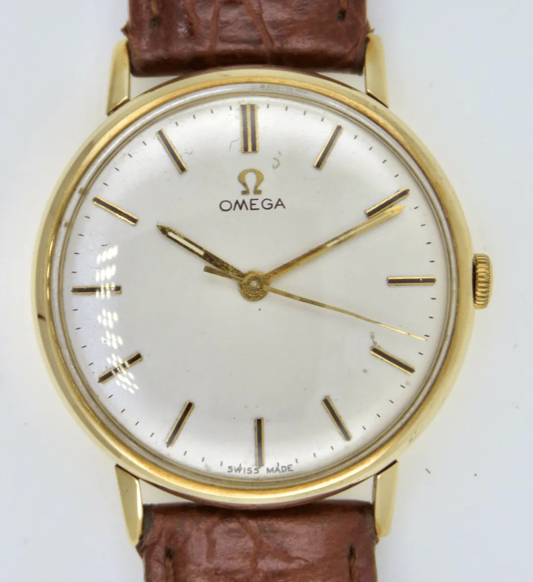 Omega W2 33.5mm Yellow gold Cream