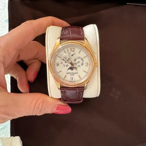 Patek Philippe Annual Calendar 5146R-001 39mm Rose gold Beige 1