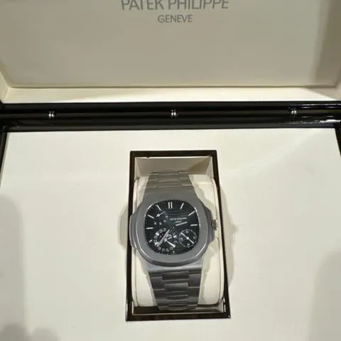 Patek Philippe Nautilus 5712/1A 40mm Stainless steel Blue