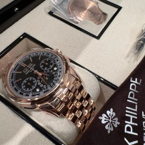 Patek Philippe Perpetual Calendar Chronograph 5270/1R-001 41mm Rose gold Black