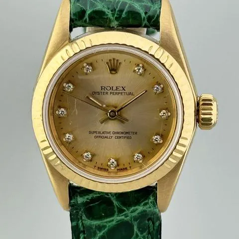 Rolex Oyster Perpetual 26 67198 26mm Yellow gold Champagne