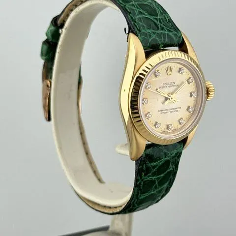 Rolex Oyster Perpetual 26 67198 26mm Yellow gold Champagne 2