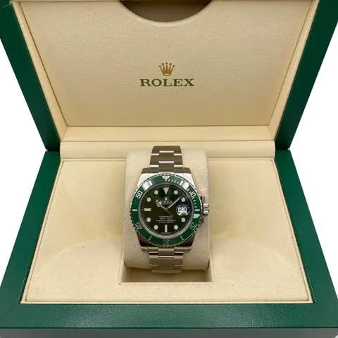 Rolex Submariner 116610LV 40mm Steel Green