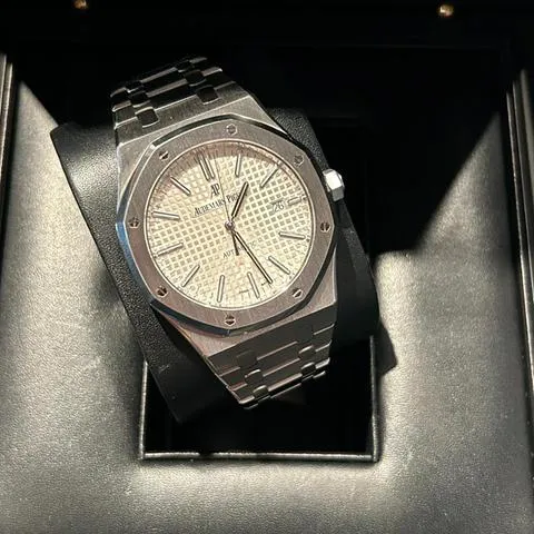 Audemars Piguet Royal Oak 15400ST.OO.1220ST.02 41mm Steel Silver