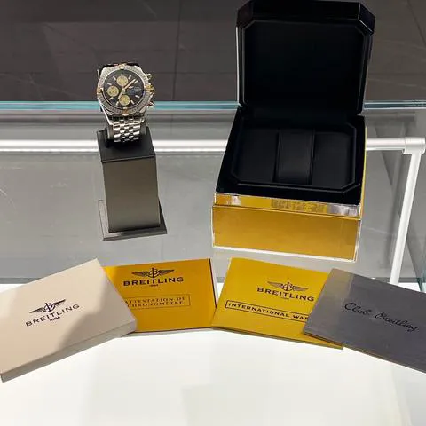 Breitling Chronomat B13356 44mm Yellow gold and Stainless steel Black 1