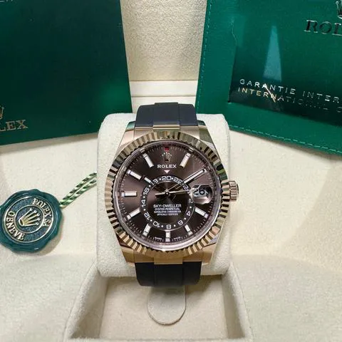 Rolex Sky-Dweller 326235 42mm Rose gold Brown