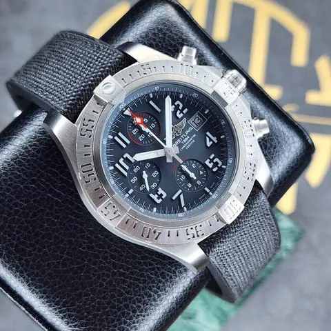 Breitling Avenger E13383101M2W1 45mm Titanium Gray