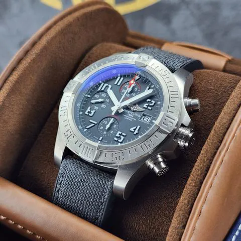 Breitling Avenger E13383101M2W1 45mm Titanium Gray 4