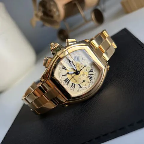 Cartier Roadster 2619 48mm Yellow gold Champagne 3