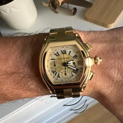 Cartier Roadster 2619 48mm Yellow gold Champagne 9