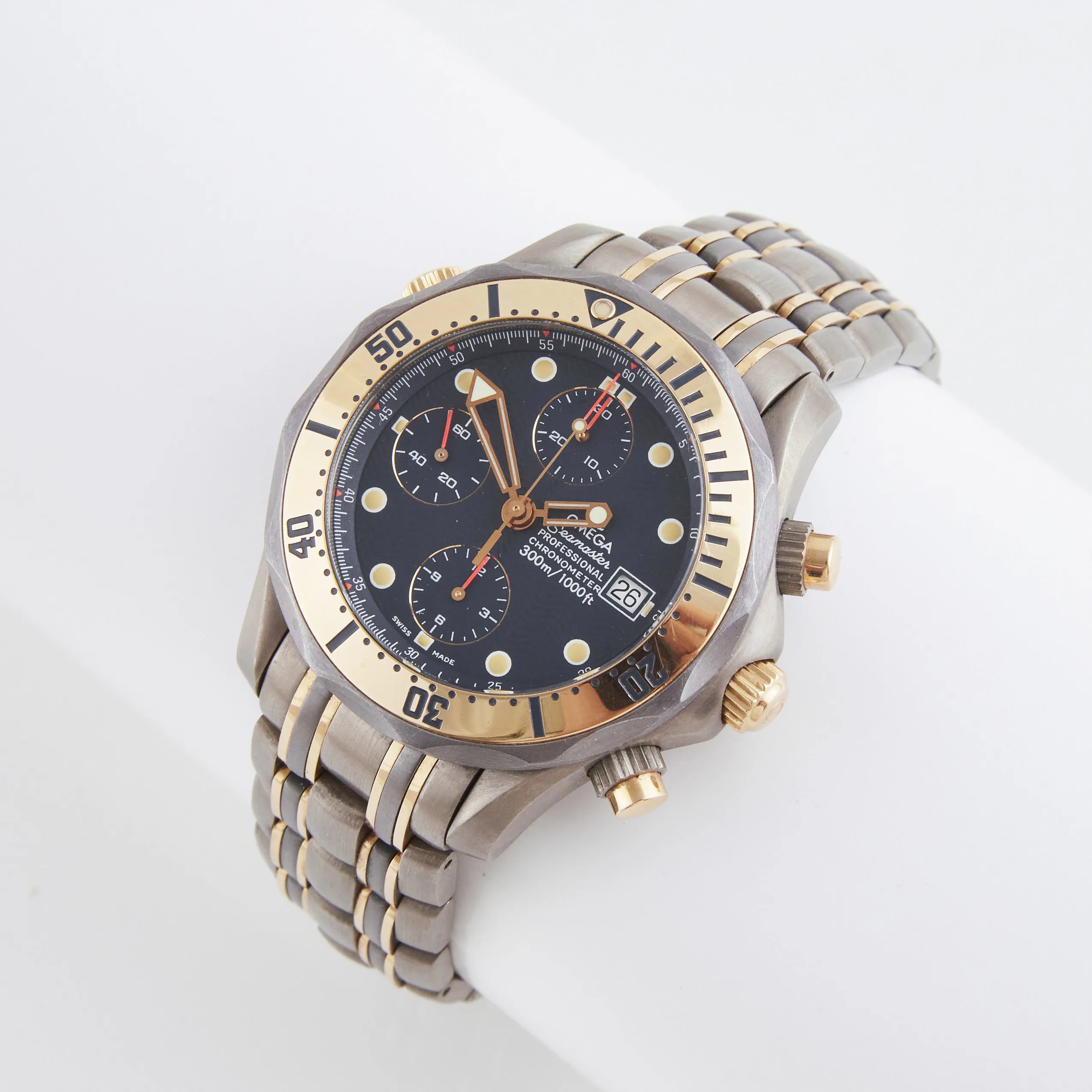 Omega Seamaster Diver 300M 2297.80 42mm Yellow gold and titanium Blue