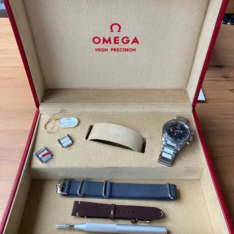 Omega Speedmaster Moon watch 311.10.39.30.01.001 38.5mm Steel Black