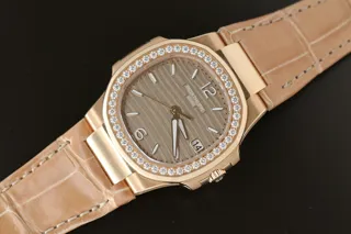 Patek Philippe Nautilus 7010R-012 Rose gold