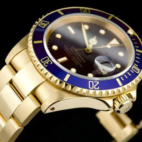 Rolex Submariner 16618 40mm Yellow gold 6