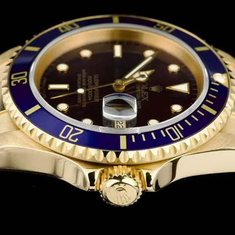 Rolex Submariner 16618 40mm Yellow gold 11