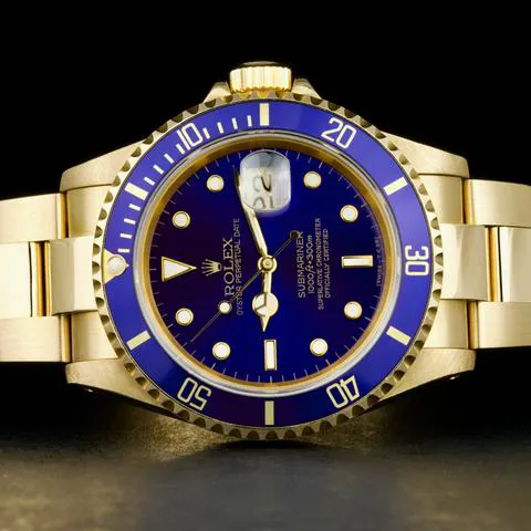 Rolex Submariner 16618 40mm Yellow gold 14