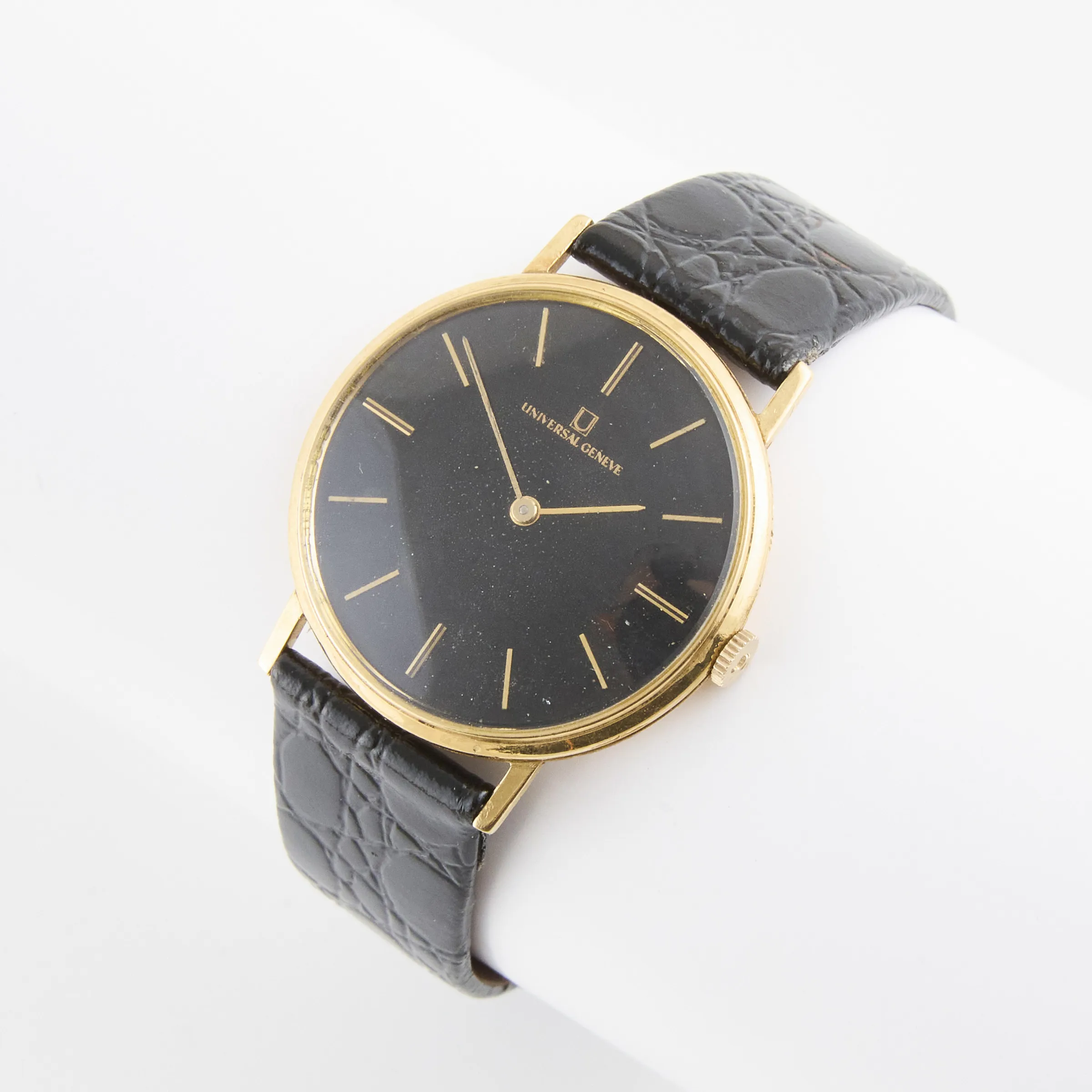 Universal Genève 32087 32mm Yellow gold Black