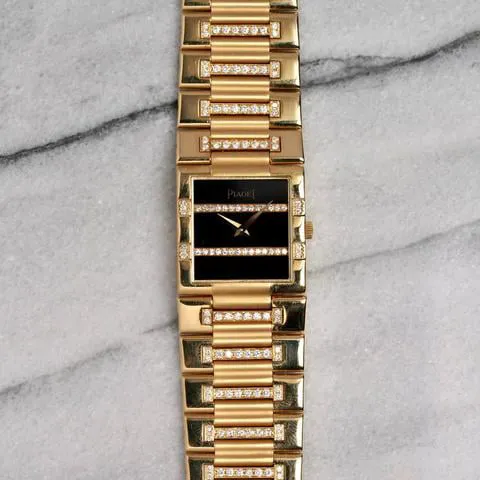 Piaget Dancer 80327 25mm Yellow gold Black