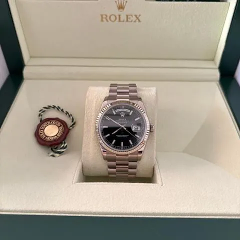 Rolex Day-Date 36 118239 36mm White gold Black