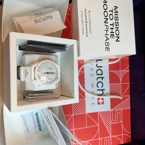 Swatch Moonswatch SO33W700 42mm Ceramic White