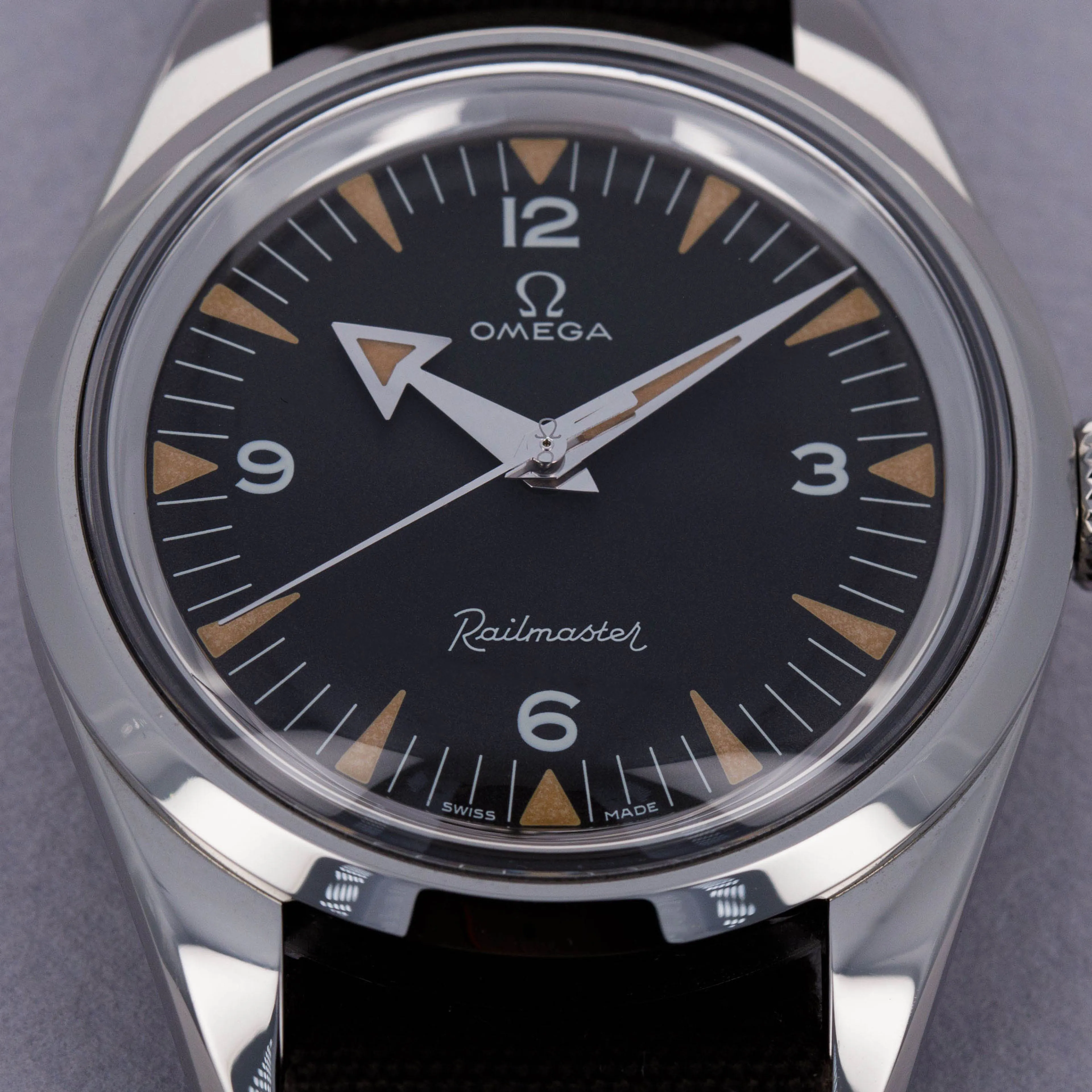 Omega Railmaster 220.10.38.20.01.002 38mm Stainless steel Black 12