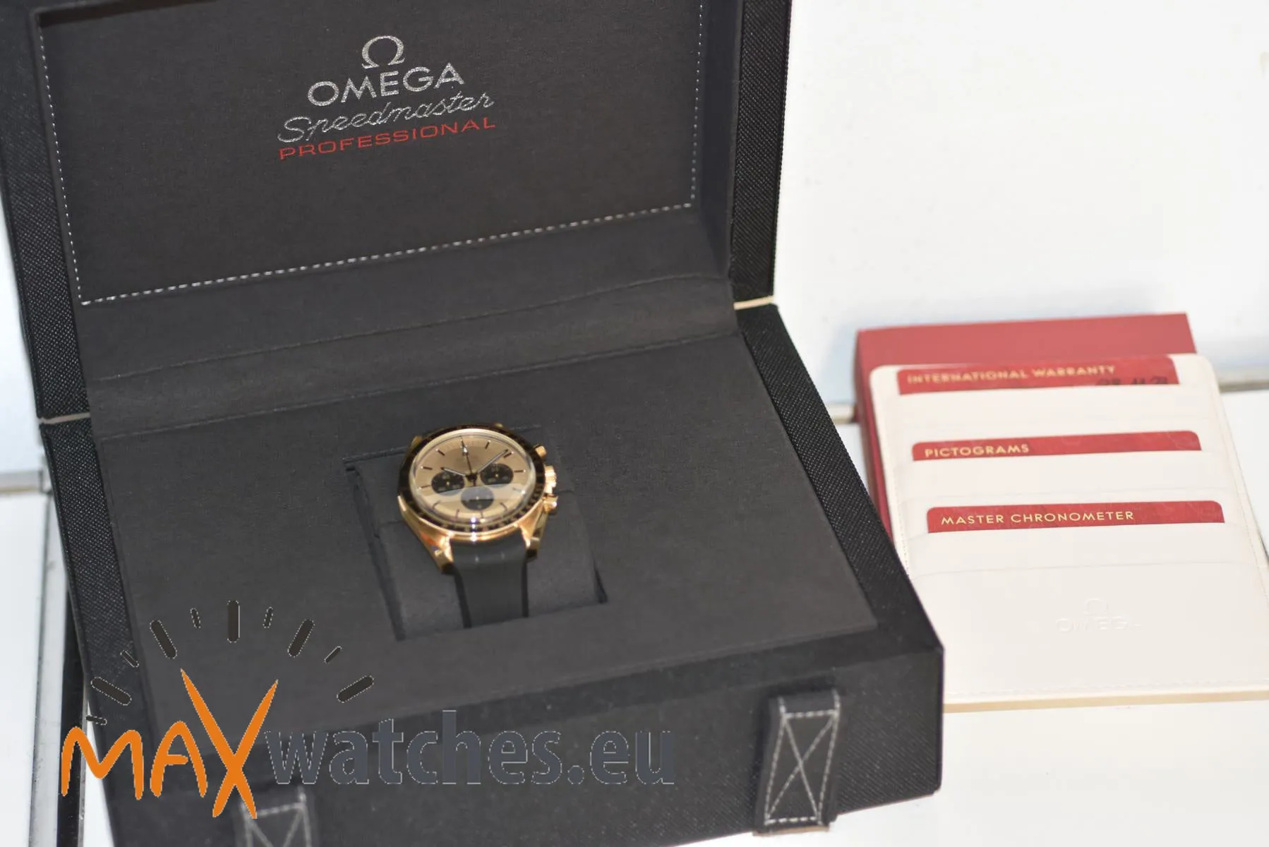 Omega Speedmaster 3106242509901 42mm 18k yellow gold Gold 10