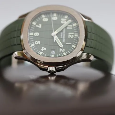 Patek Philippe Aquanaut 5168G-010 42mm White gold Green 8