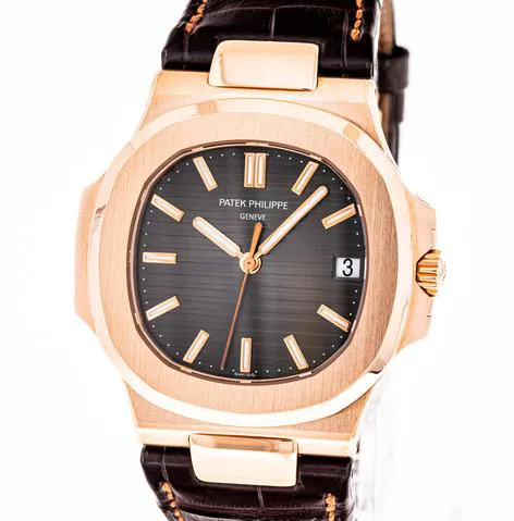 Patek Philippe Nautilus 5711R-001 40mm Rose gold Gray