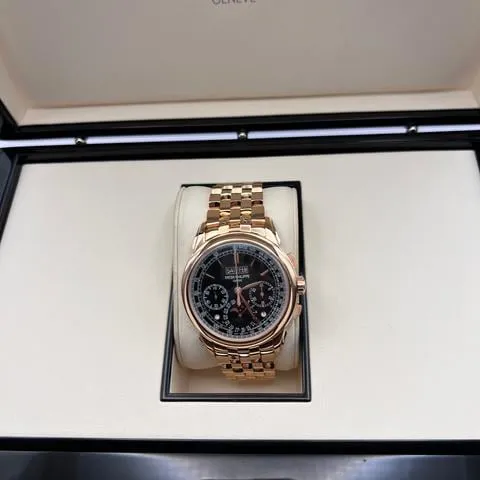 Patek Philippe Perpetual Calendar Chronograph 5270/1R-001 41mm Rose gold Black