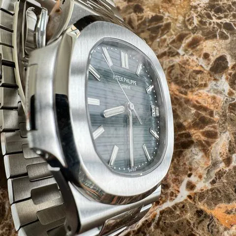 Patek Philippe Nautilus 5711/1A-014 40mm Stainless steel Green