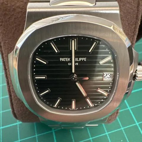 Patek Philippe Nautilus 5711/1A-014 40mm Steel Green 9