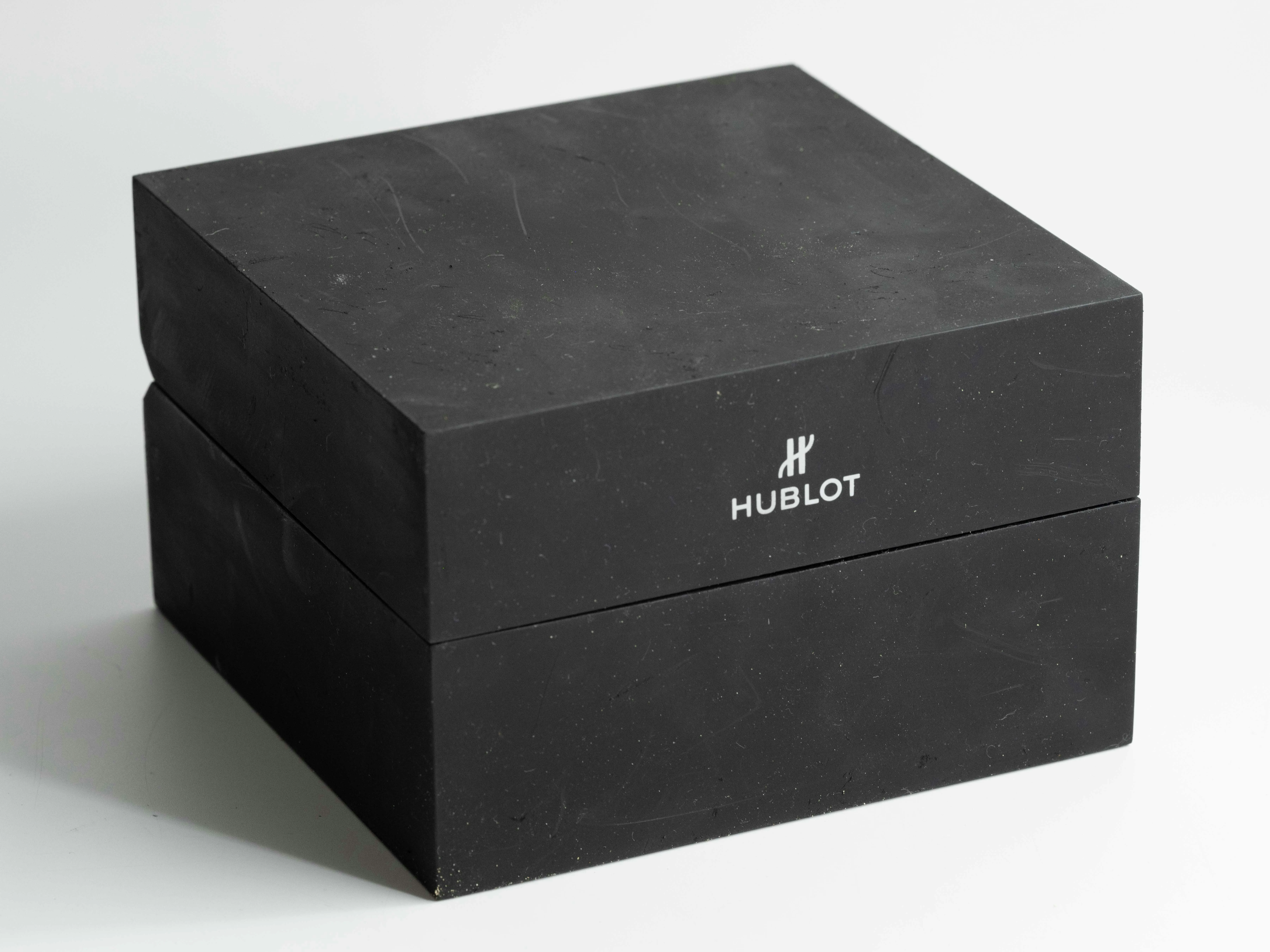 Hublot Classic Fusion 581.NX.1170.NX.1104.PLP13 33mm Titanium and Diamond Black 16