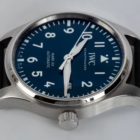 IWC Pilot IW3282-03 40mm Steel Blue 4